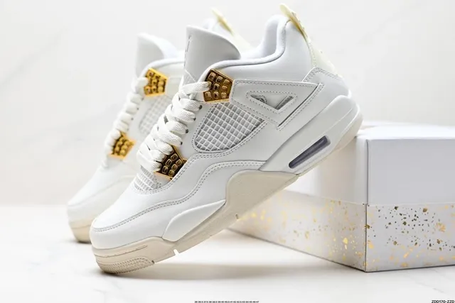 Air Jordan 4 Metallic Gold
