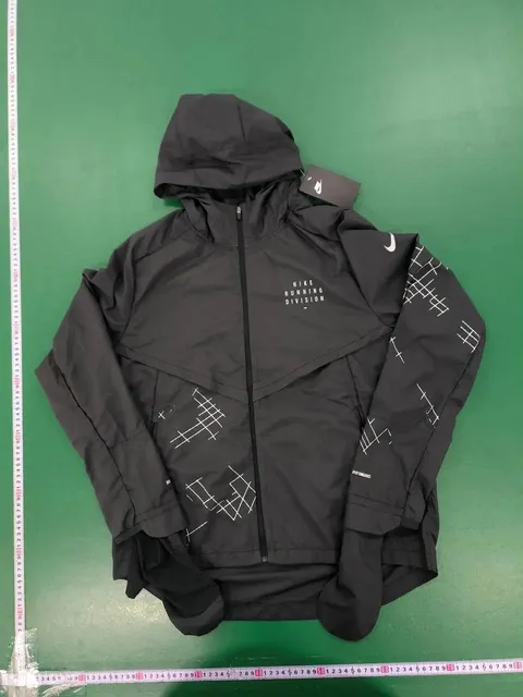 Nike Running Division Windrunner Grid Print
