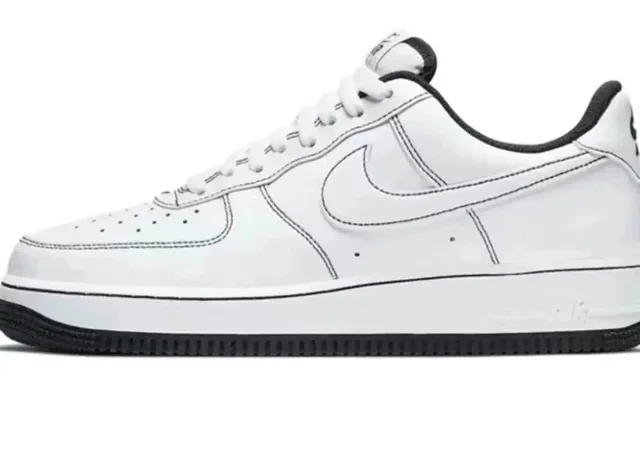 Nike Air Force 1 Low Outline