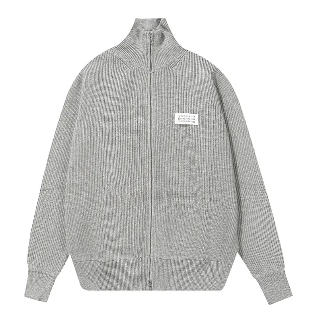 M33 gray