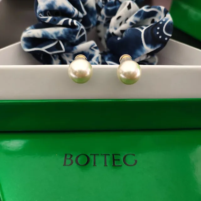 Bottega Veneta Pearl Stud Earrings Gold-Plated