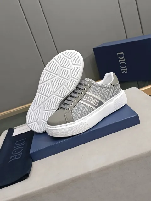 Dior B22 Sneaker Oblique Logo