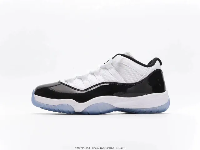 Air Jordan 11 Concord