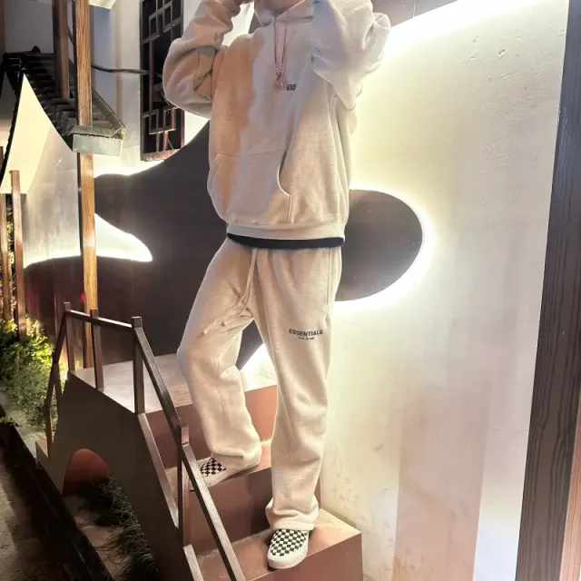 帽衫+直筒裤一套（浅灰色）