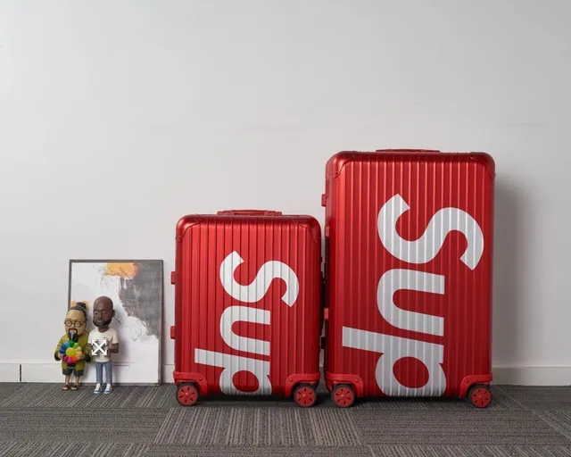 Supreme × Rimowa Hardcase Luggage Box Logo
