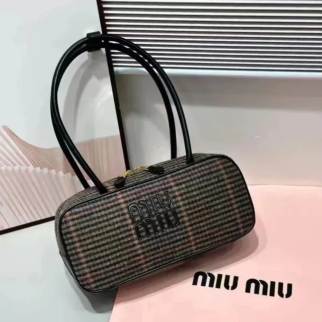 格子黑色