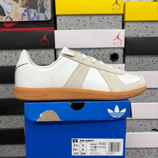 灰白 JR2002