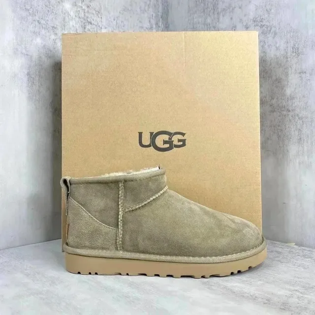 UGG Mini Classic Suede