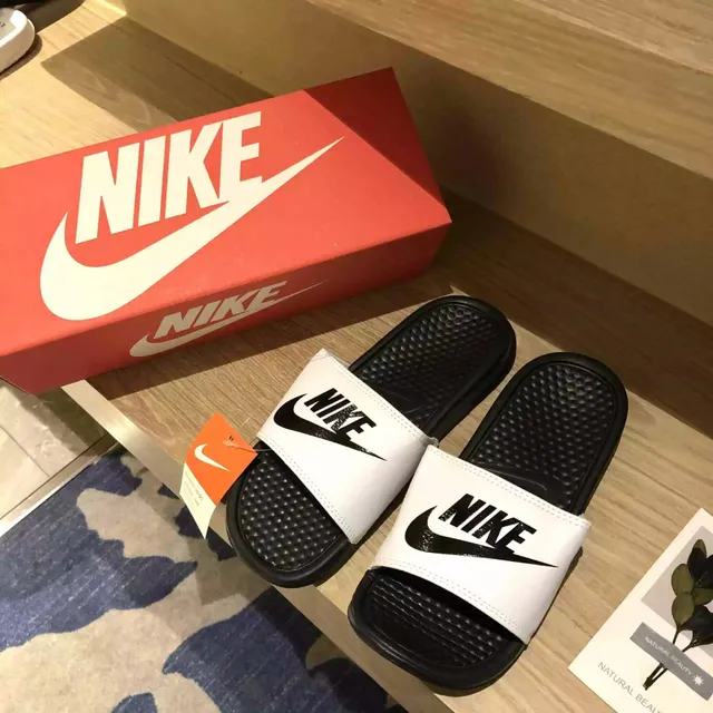 经典黑底白面黑字