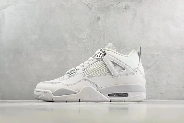 Air Jordan 4 Triple White