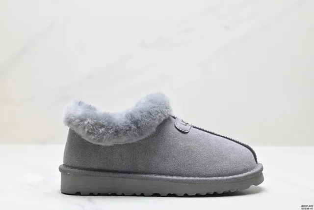 UGG Classic Mini Shearling Lined