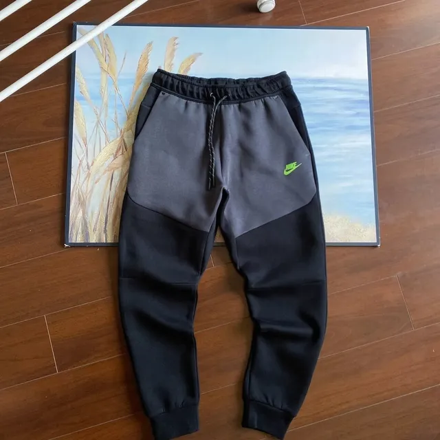 Nike Tech Fleece Joggers Black/Grey Volt