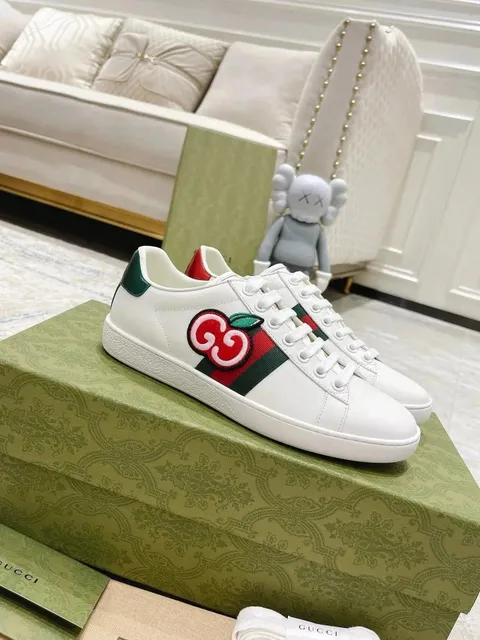 Gucci Ace Low Apple GG Patch