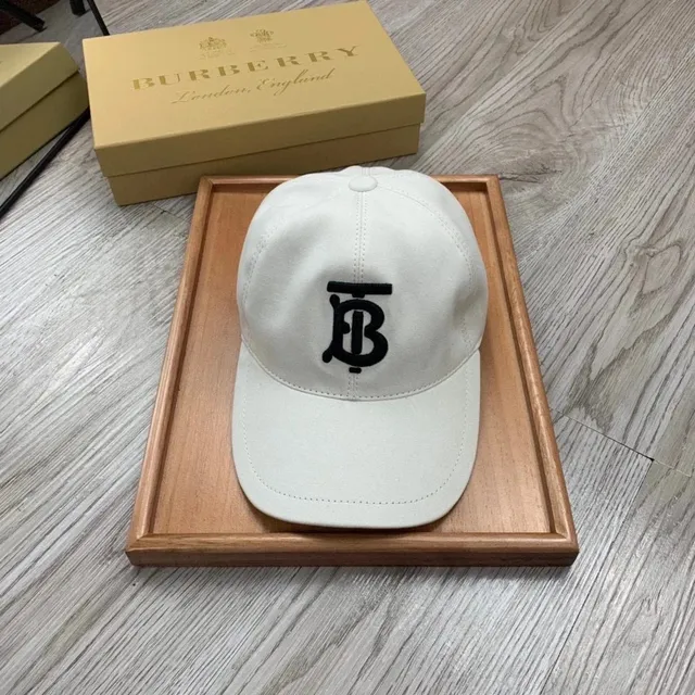 Burberry Cap Monogram Logo