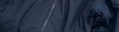 藏青色