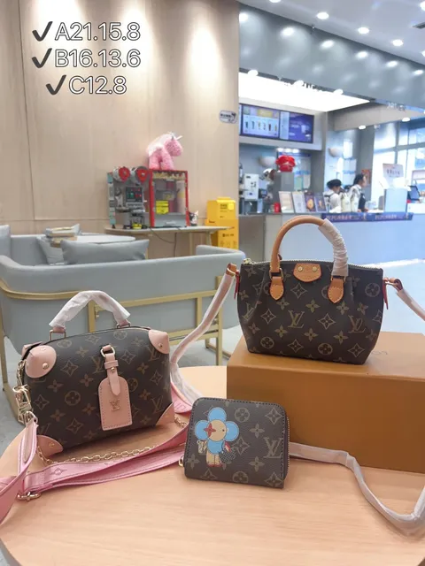 Louis Vuitton On The Go Mini Monogram with Gallery Dept. Flower Print