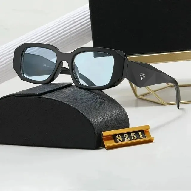 PRADA 黑蓝