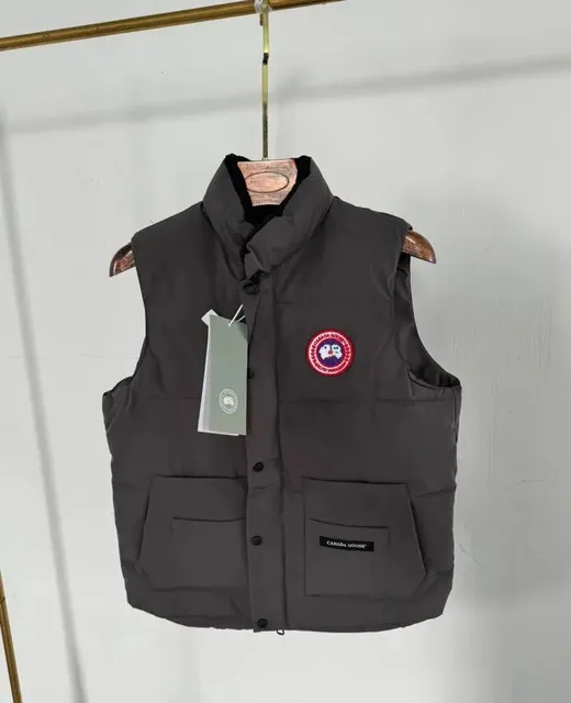 Canada Goose Puffer Vest Classic Fit