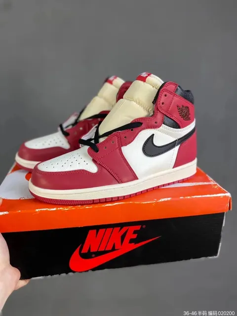 Air Jordan 1 High Chicago