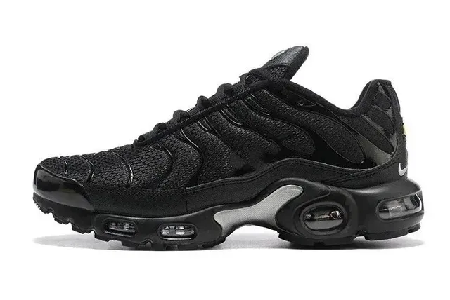 Nike Air Max Plus Triple Black