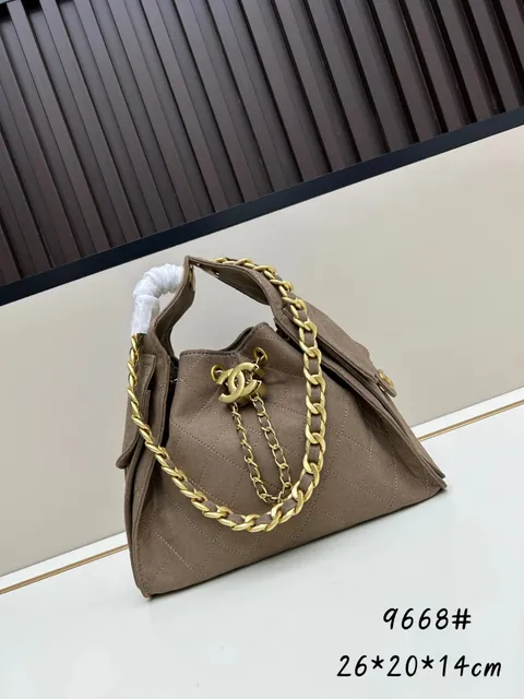 Chanel 19