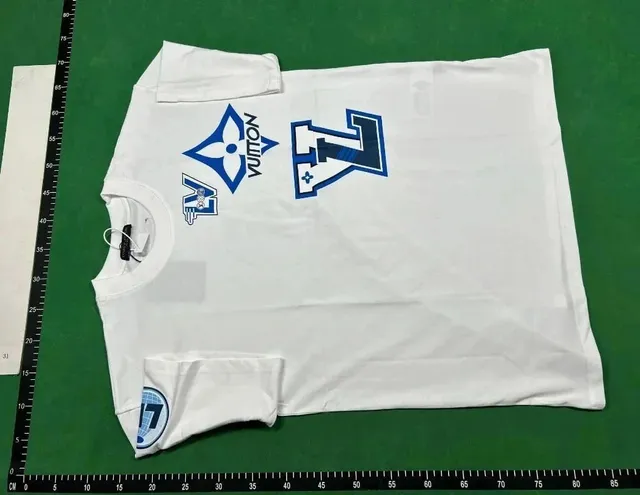 Louis Vuitton T-Shirt LV Monogram Graphic