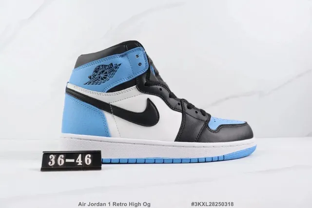 Air Jordan 1 Retro High OG UNC