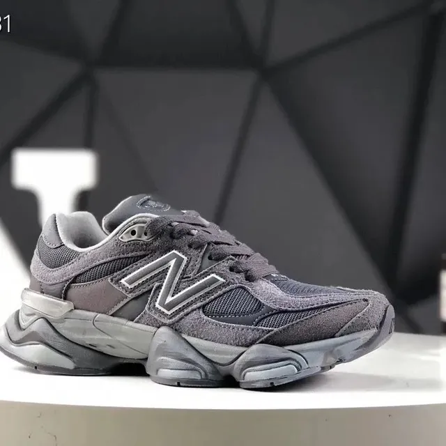 New Balance 2002R Grey
