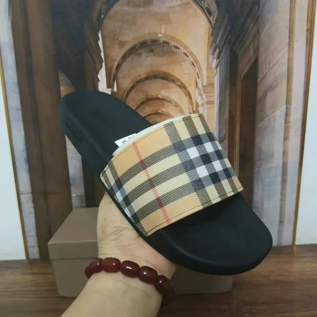 Burberry Slide Sandal Classic Check