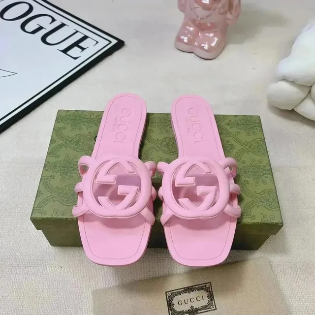 Gucci sandals slippers