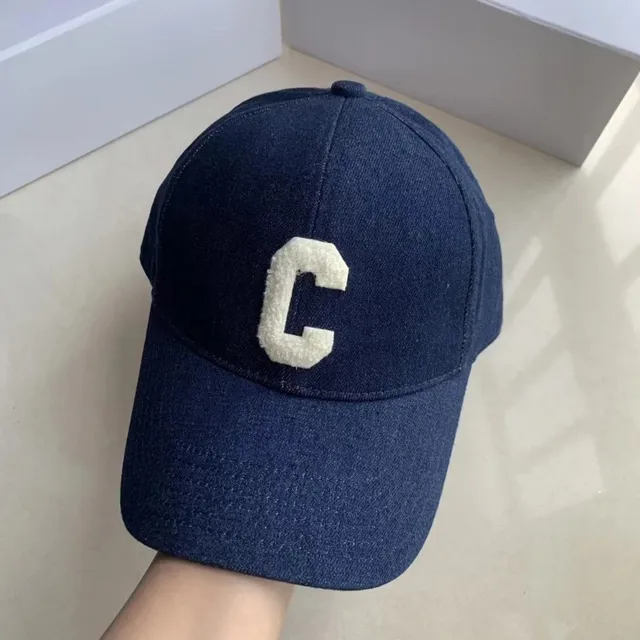 深牛仔蓝 毛绒字母C