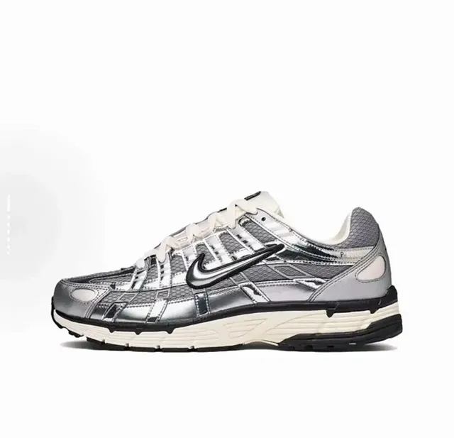 Nike Air Max Plus Metallic Silver