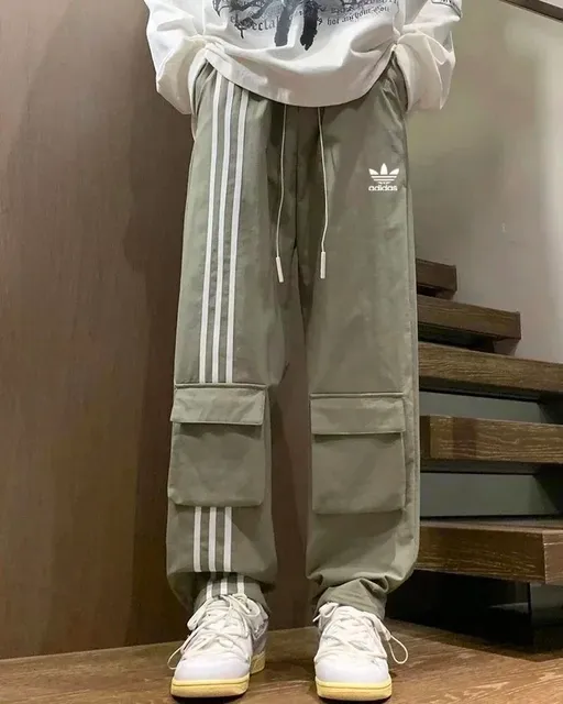 卡其色