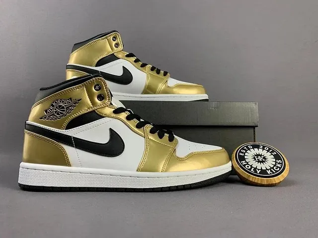 Air Jordan 1 High Metallic Gold