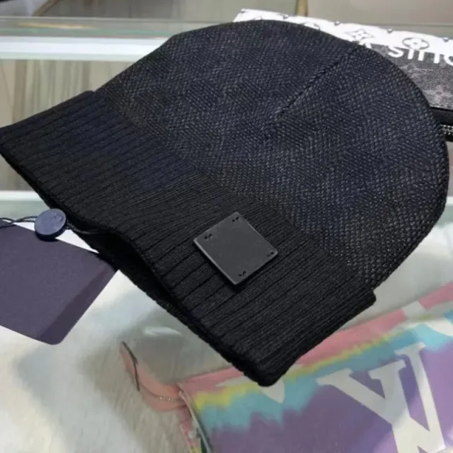 Type b square leather label black