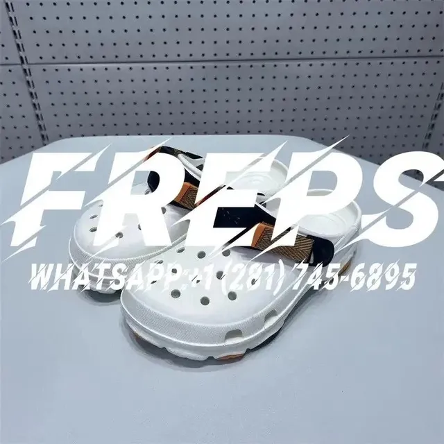 Crocs Classic Clog White with Strap