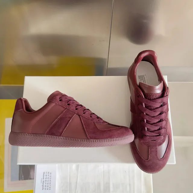 Maison Margiela Tabi Sneaker Bordeaux