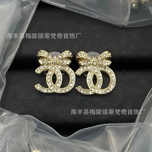 正确款式C17