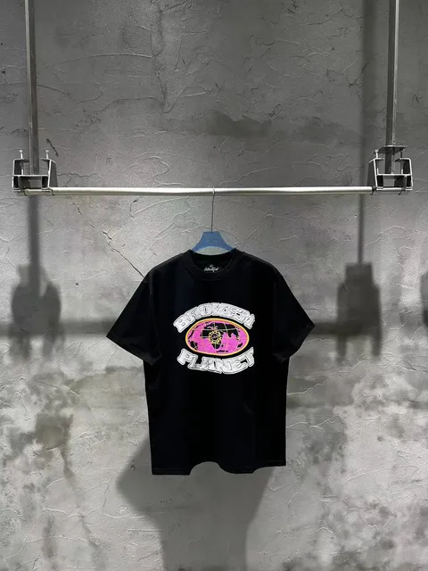 Graphic Tee Broken Planet Globe