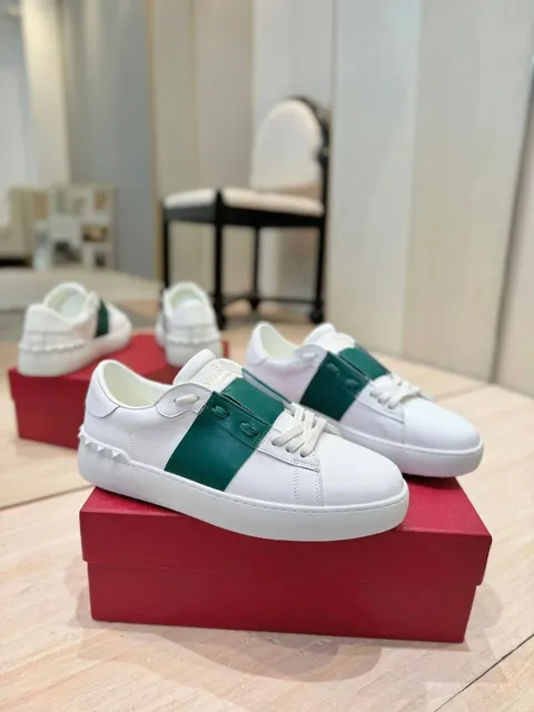 Valentino Rockstud Sneaker