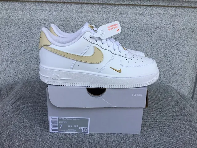 Nike Air Force 1 Low White Gold