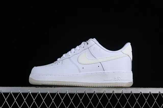 Nike Air Force 1 Low Triple White