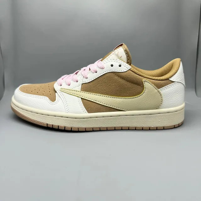 Jordan Dunk Low Travis Scott
