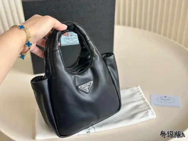Prada Re-Nylon Hobo Classic Black