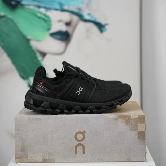 On CloudTec All Black