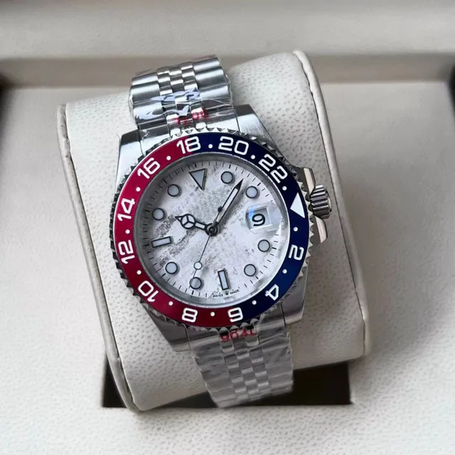 Five bead red blue white face cola circle