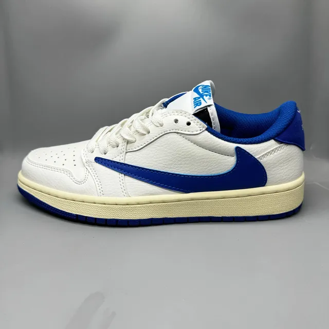 Jordan × Travis Scott Dunk Low University Blue