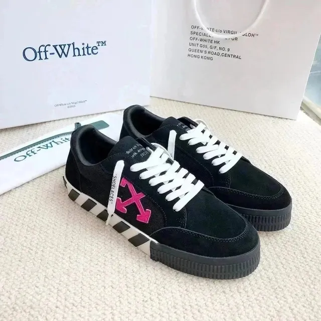 Off-White Low Top Sneaker Arrow Logo