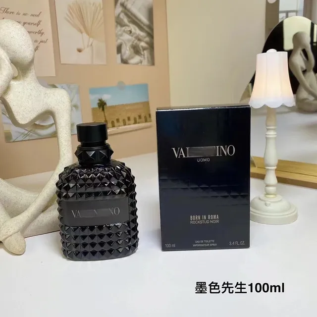 Valentino Born in Roma Rockstud Noir Eau de Toilette