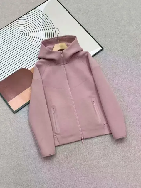 粉色外套